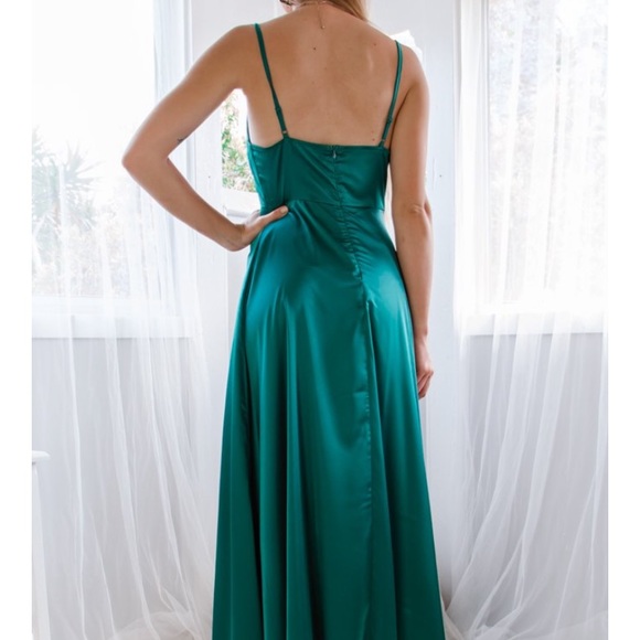 Stunner Boutique | Maroon/Red Prom Dress - Picture 3 of 5